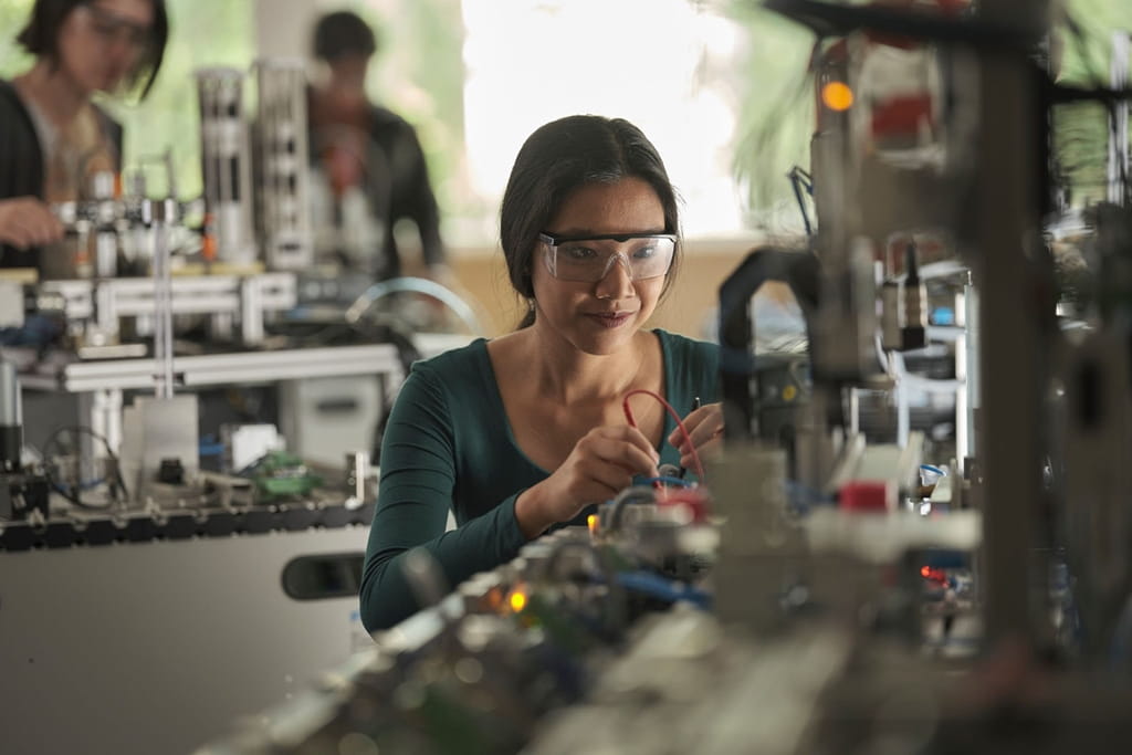 Student working in an engineering lab
